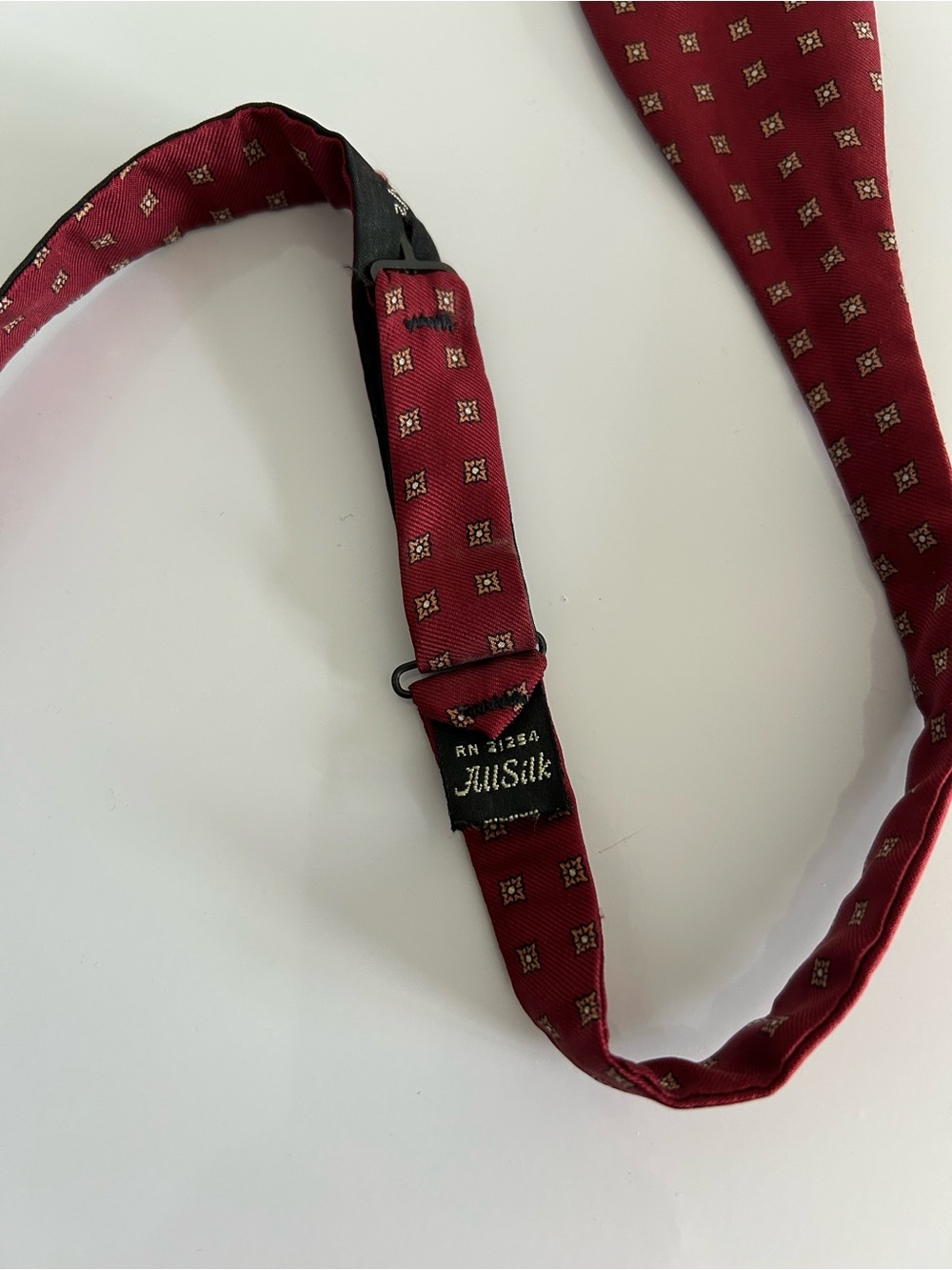 Vintage Silk Red Patterned Bow Tie - Picture 3 of 3